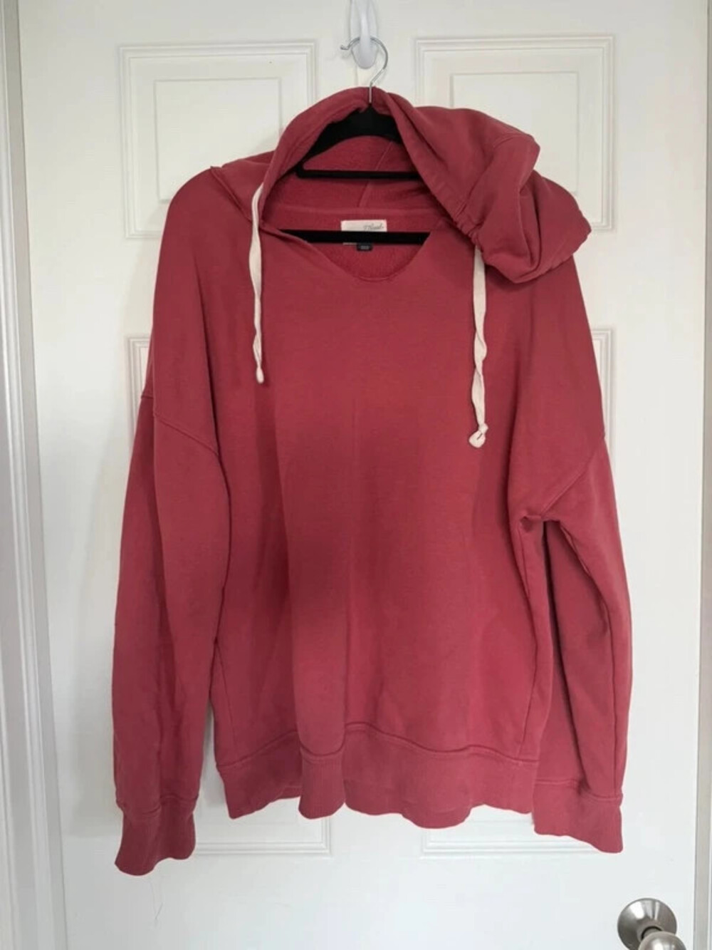 Universal Thread Goods Co. pullover cropped hoodie. Size Large.